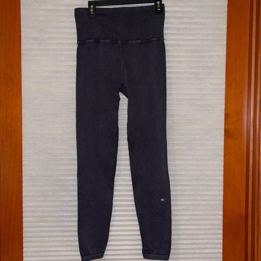 Free People movement, good karma leggings, black size M/L no external logo